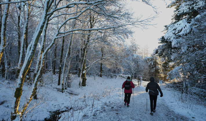 UK Weather Live: Nation Prepares for Snow and Freezing Rain Amid Plummeting Temperatures